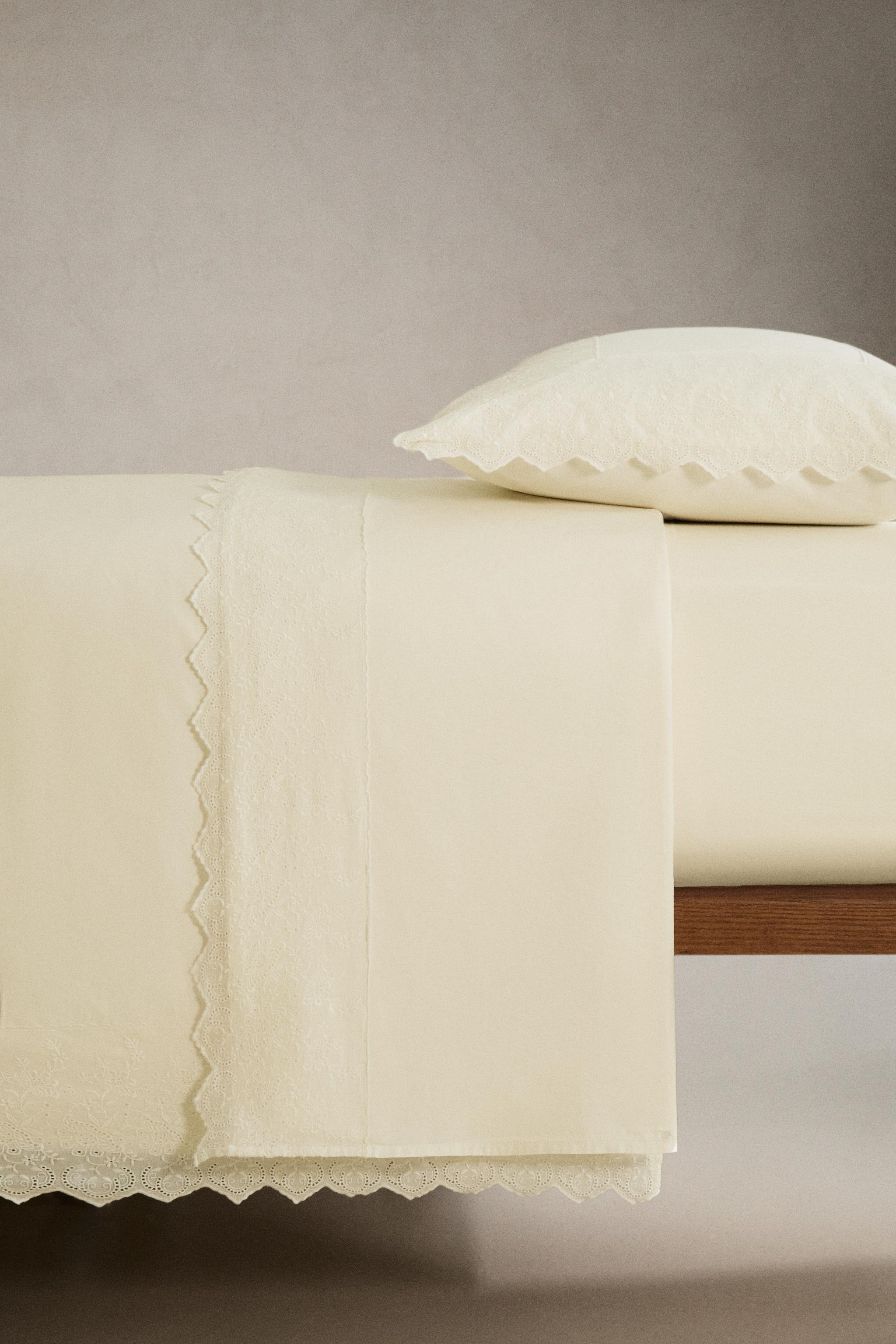EMBROIDERED PERCALE FLAT SHEET (200 THREAD COUNT)